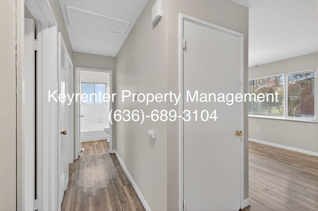 Building Photo - Updated 3-Bedroom Home with Fenced Yard in Florissant