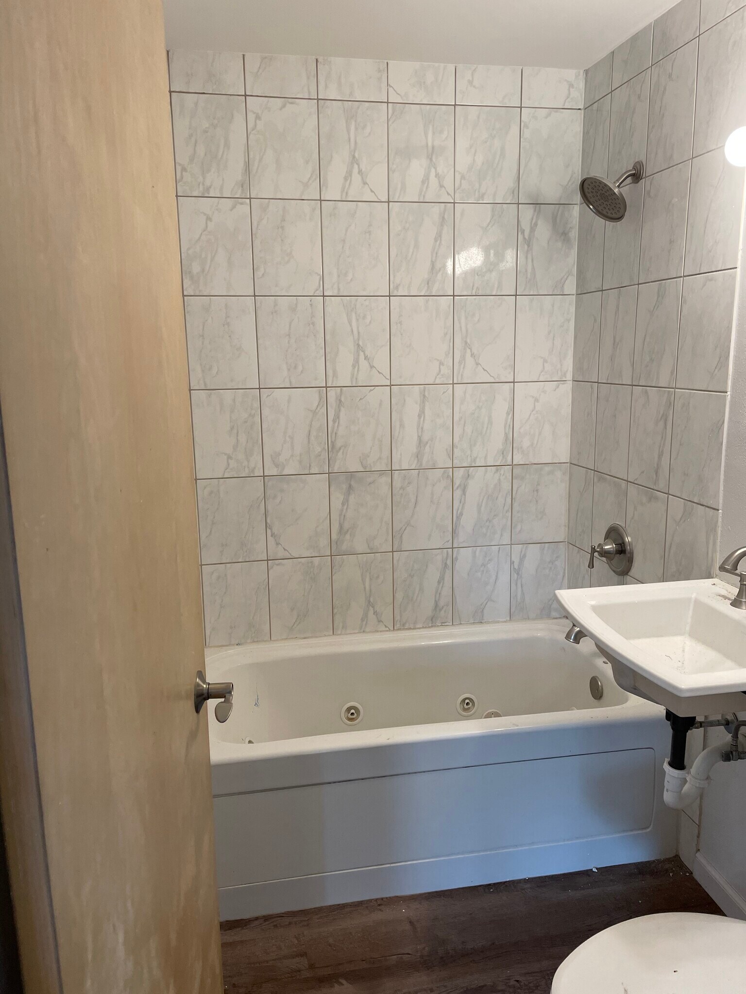 Bathroom - 1316 Hooker Ave