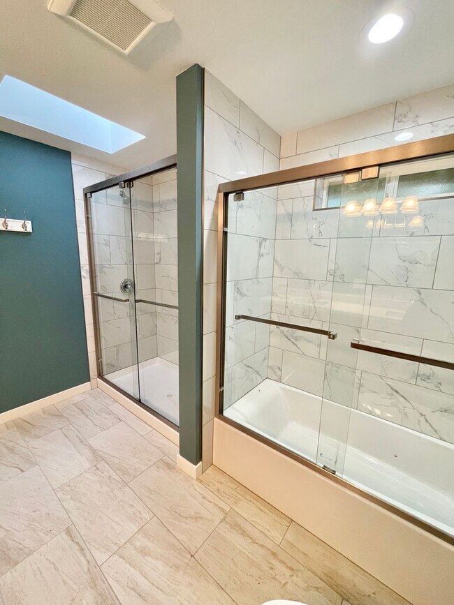 Building Photo - 15313 15th Ave NE