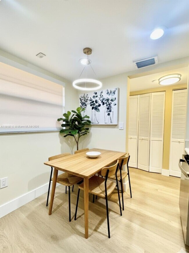 Building Photo - 10985 SW 107th St