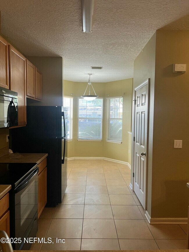 Building Photo - 5663 Greenland Rd