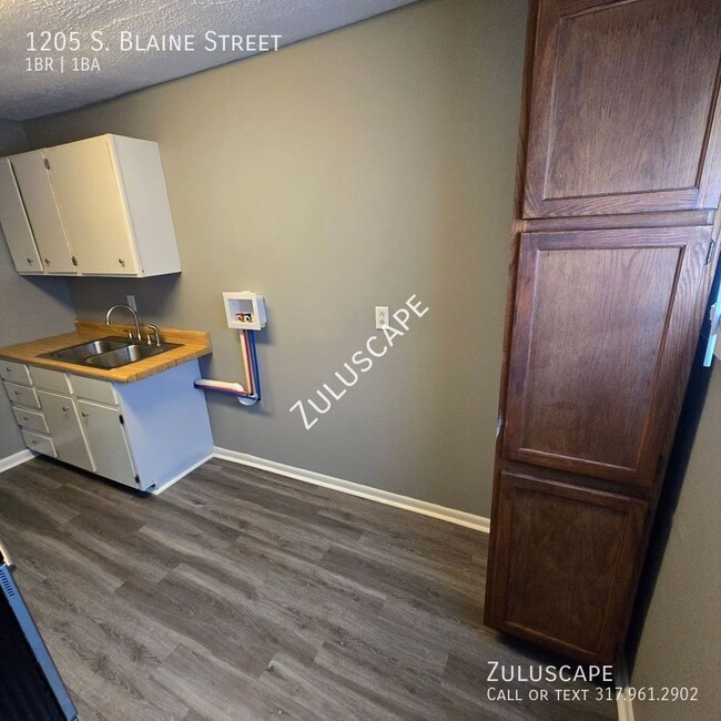 Building Photo - $99 First Month Rent Special! Newly Rehabb...