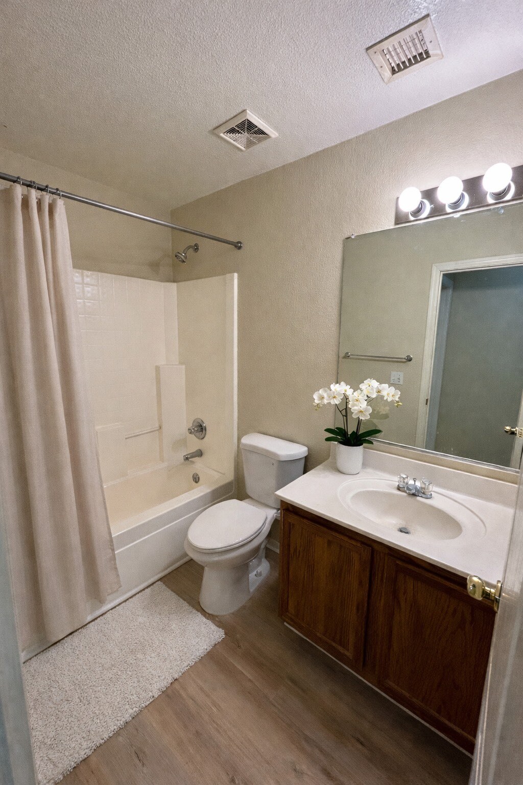 2nd bathroom - 9125 E Plata Ave