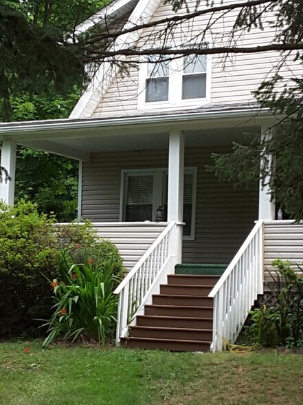 Building Photo - 61 Hillcrest Blvd