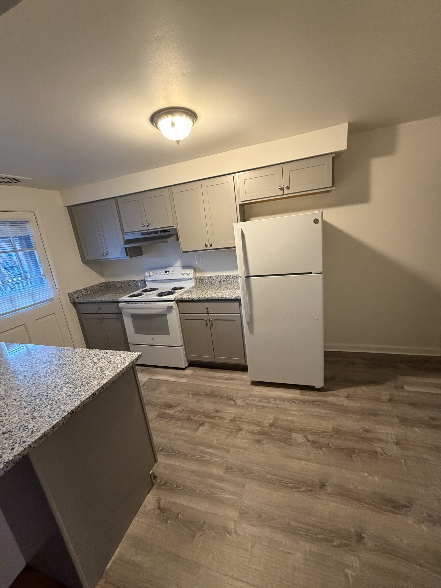 Building Photo - 7837 Kavanagh Rd