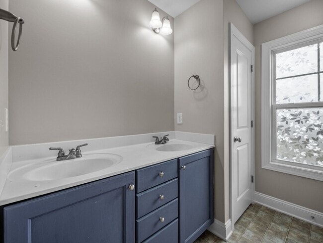 Building Photo - Welcome to Tall Pines Of New River!