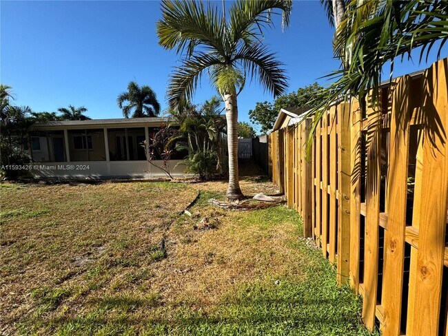 Building Photo - 11311 NW 32nd Manor
