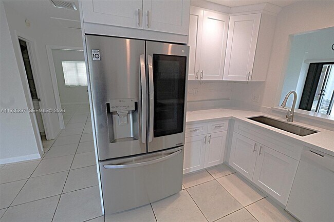 Building Photo - 21009 SW 124th Ave Rd