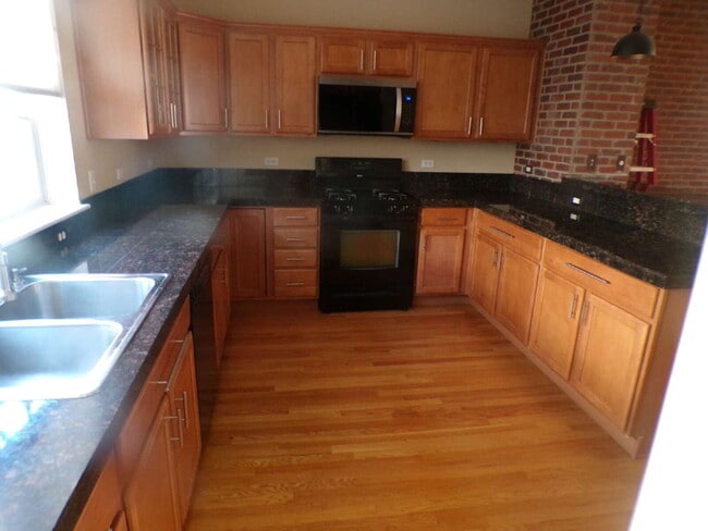 Building Photo - Belmar Townhome - 3 Bedroom, 3 Bathroom (70Vi)