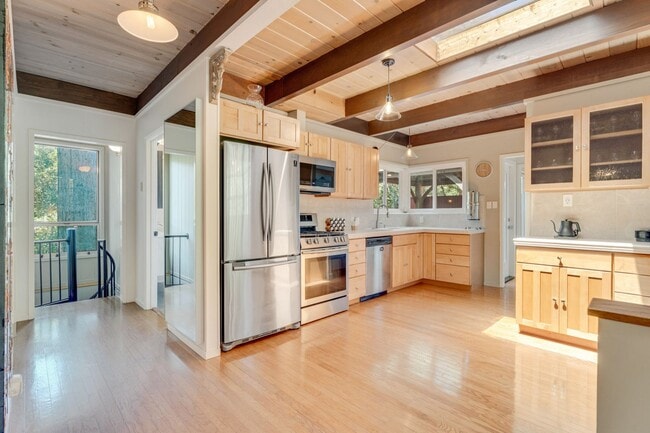 Building Photo - Boulder Creek Sanctuary!