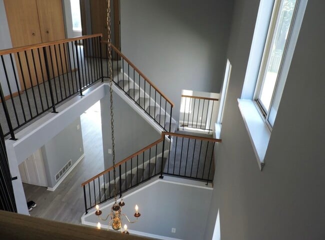 Building Photo - 357 Richmond Dr