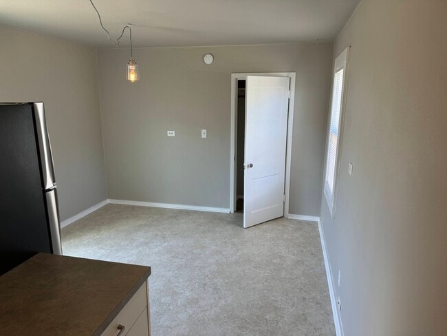 Building Photo - Studio Apartment in Whiteaker