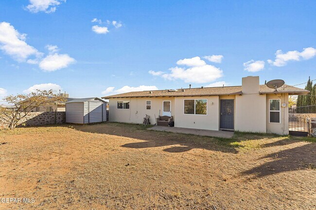 Building Photo - 4713 Sun Valley Dr