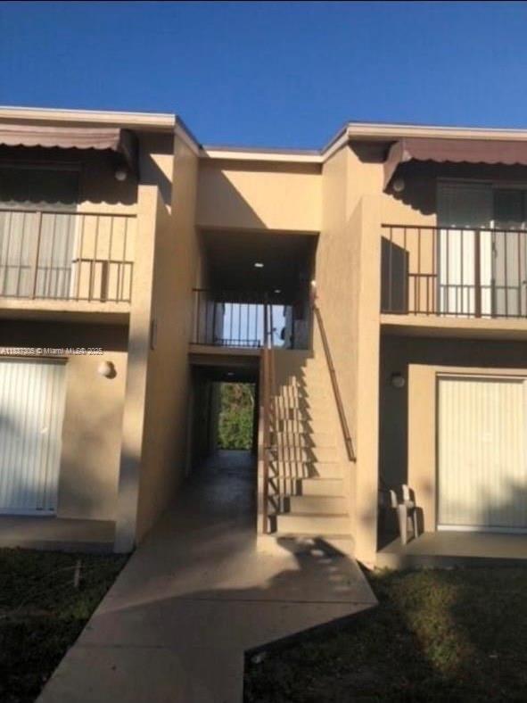 Primary Photo - 1129 Lake Victoria Dr
