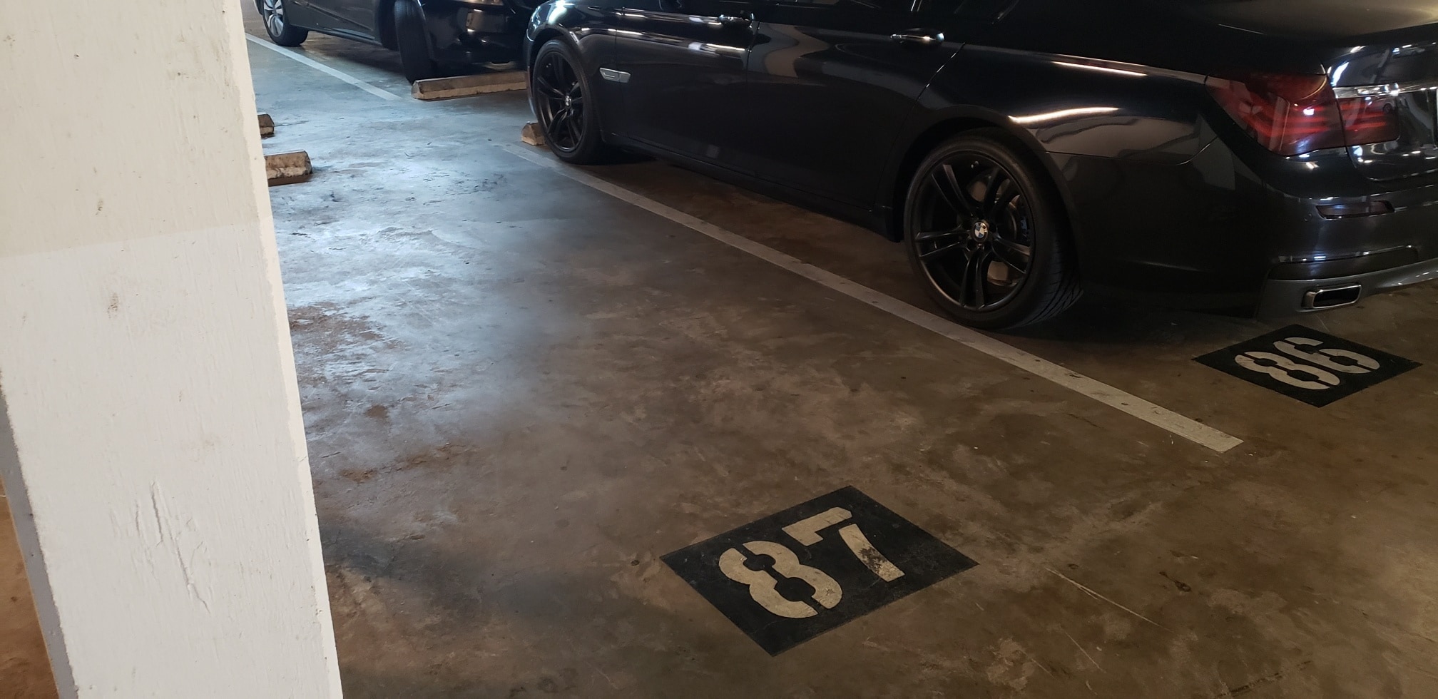 2 parking - 10982 Roebling Ave