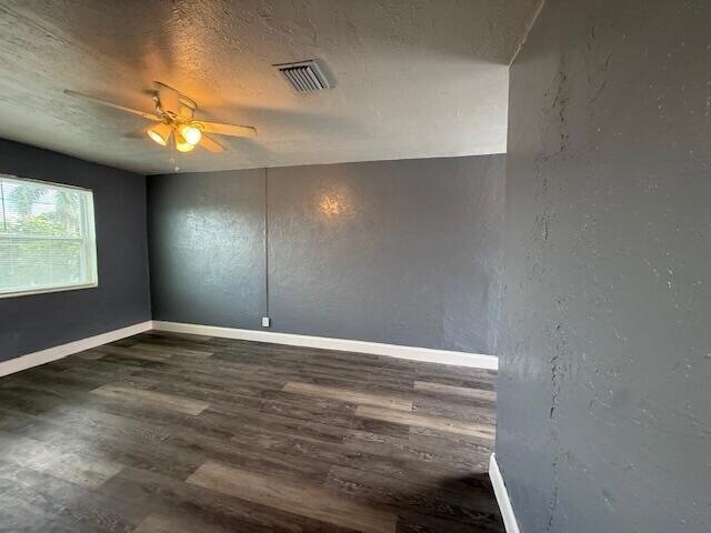 Building Photo - 1913 Division Ave