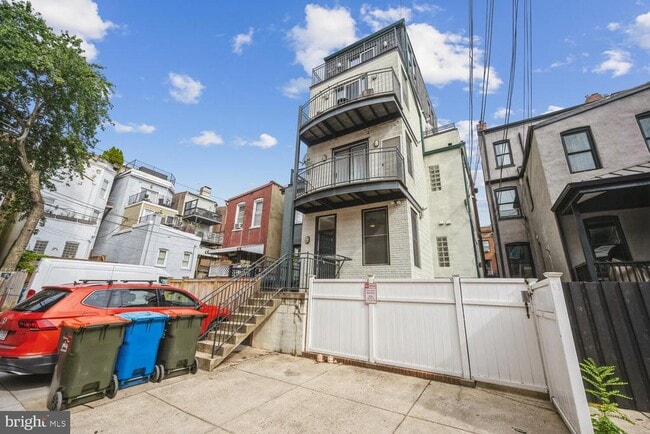 Building Photo - 1832 Swann St NW