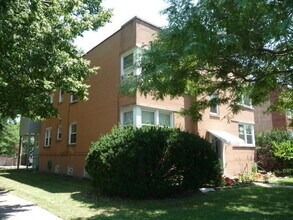 Building Photo - NORTH SIDE - Spacious 2BD/1BTH unit for rent!