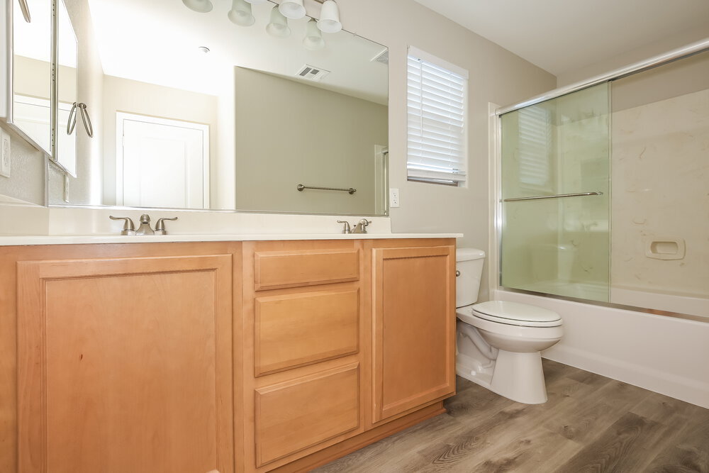 Building Photo - 10823 Mystic Shore Ave