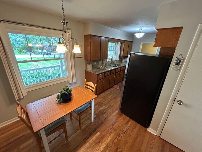 Building Photo - 4545 Manchester Dr