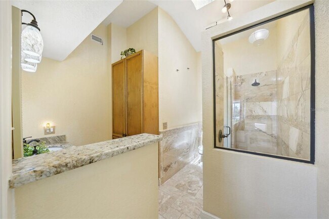 Building Photo - 637 Pinellas Bayway