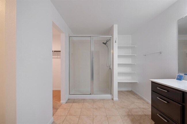 Building Photo - 118 Leona River Trl