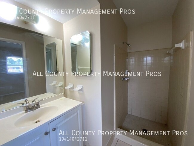 Building Photo - 3150 Jennings Dr