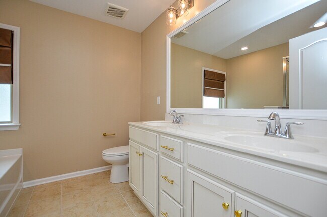 Building Photo - 2037 Ice Lake Ct