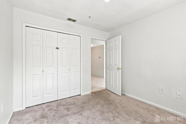 Building Photo - 17 Prestwick Way