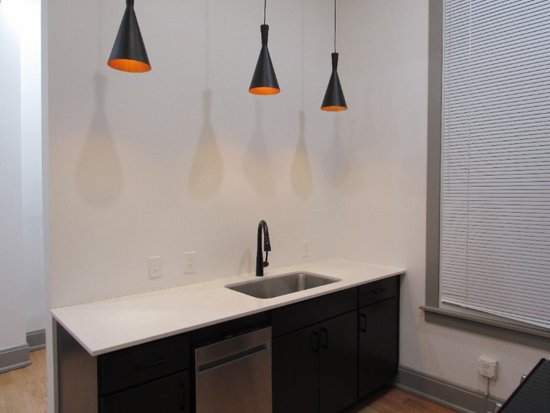 Building Photo - 1725 Elm St