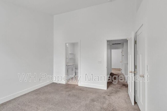 Building Photo - 1525 57th Ave N