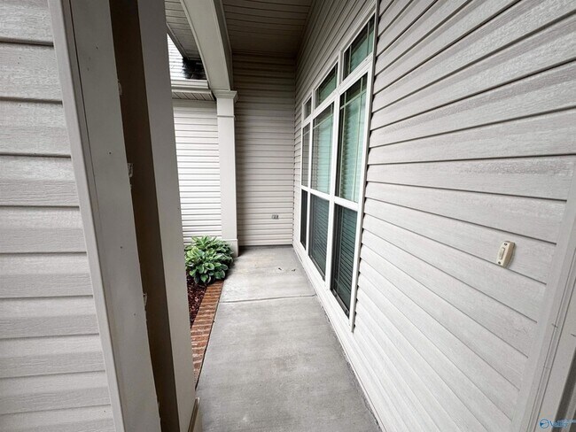 Building Photo - 14389 Water Stream Dr