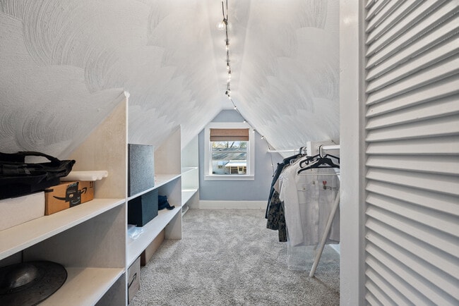 Building Photo - 3221 Locust Ave