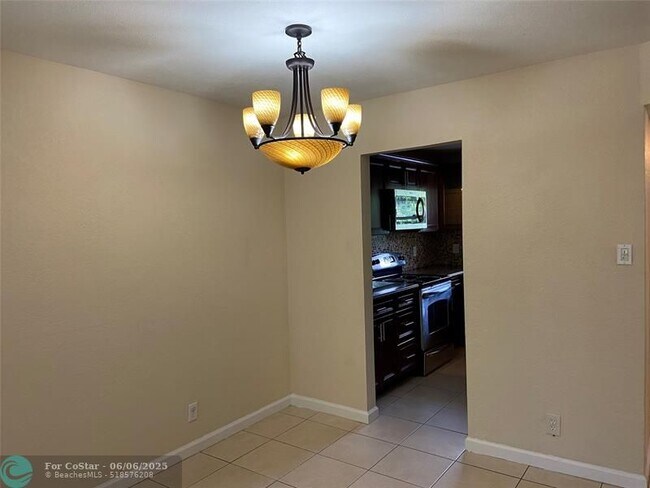 Building Photo - 5080 SW 64th Ave