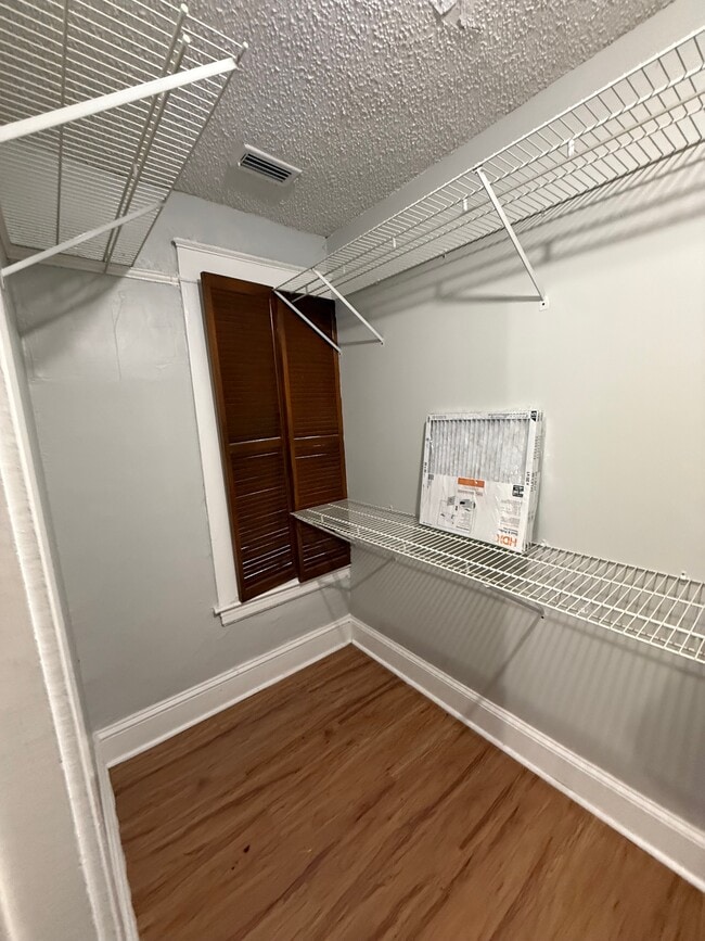 Building Photo - 3914 Herschel St