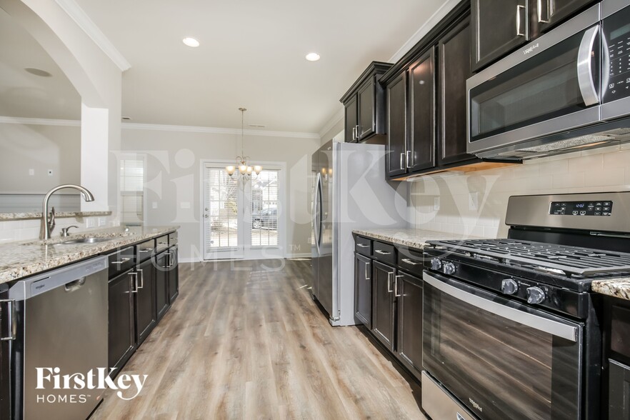 Building Photo - 5105 Sleepy Falls Run