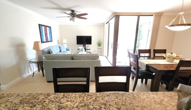 Building Photo - 1915 Lavers Cir