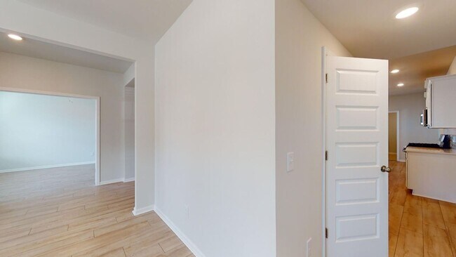 Building Photo - Ideal Home for Rent in Summers Corner Comm...