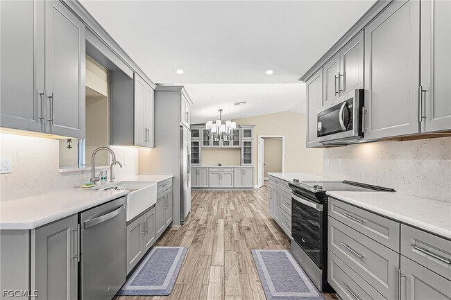 Building Photo - 985 Quail Run