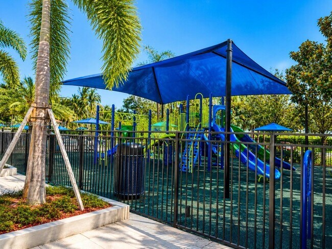 Building Photo - 16445 Sapphire Pl