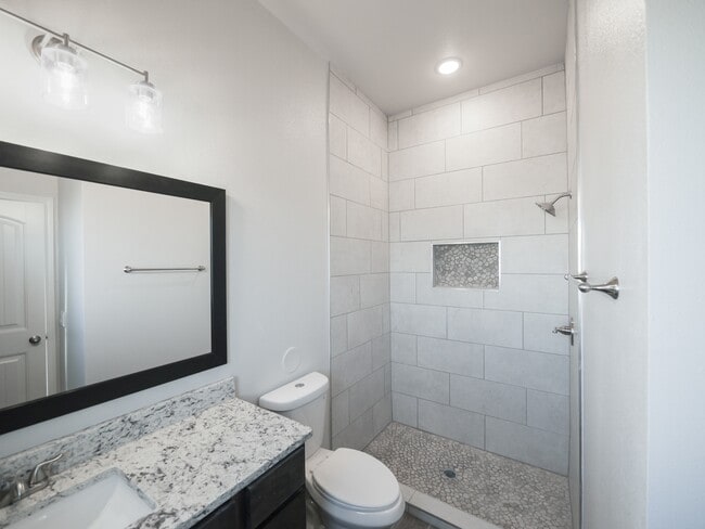 Building Photo - 917 Ada Ln