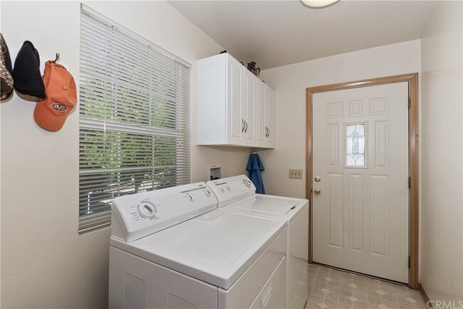 Building Photo - 1165 Saturn Way