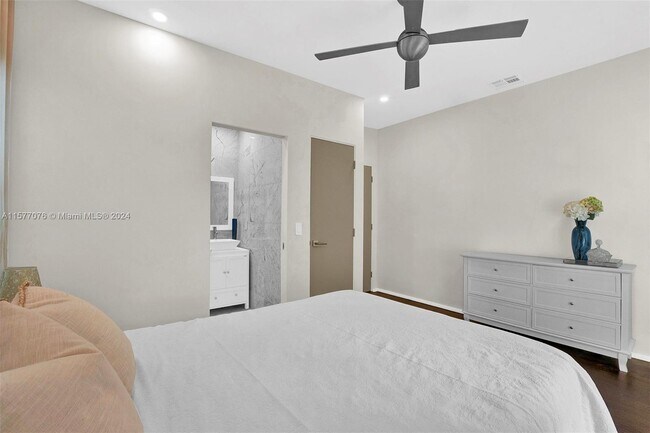 Building Photo - 1036 Euclid Ave