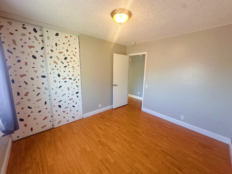 Building Photo - 32208 Deborah Dr
