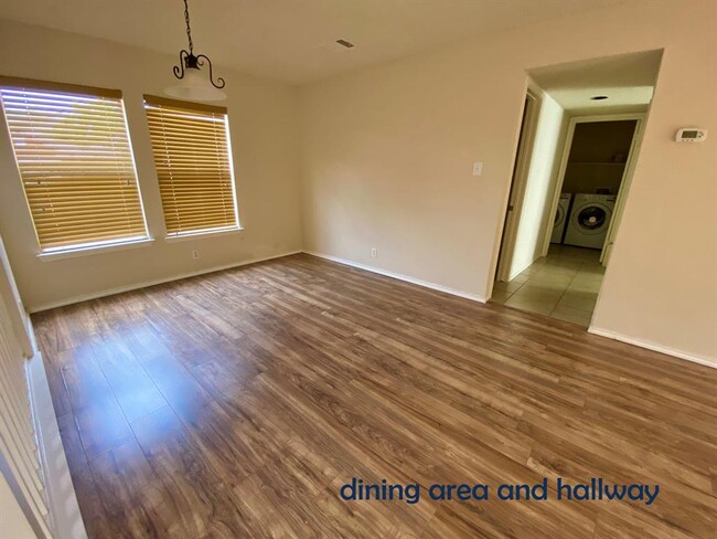 Building Photo - 2816 Adelen Ln