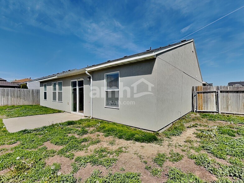 Building Photo - 3008 Woodbridge St