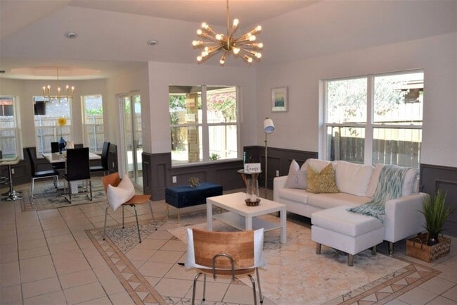 Building Photo - Cute & Cozy Home in McAllen