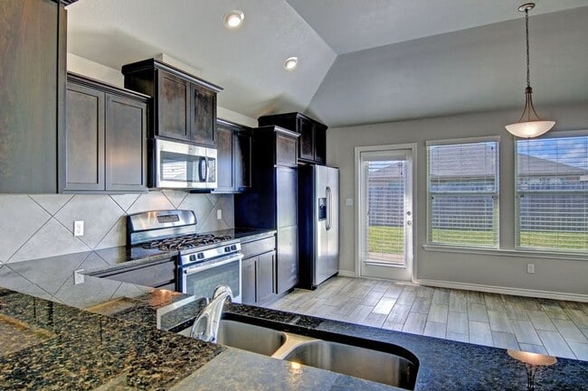 Building Photo - 3021 Cantabria St