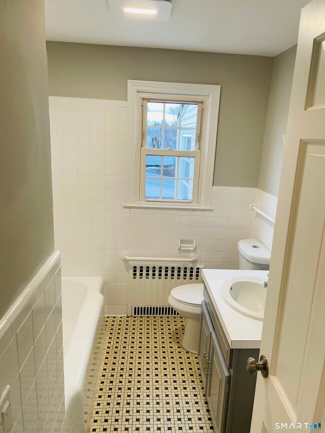 Building Photo - 103 Seymour Ave