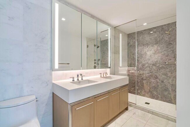 Building Photo - 75 Park Ln S